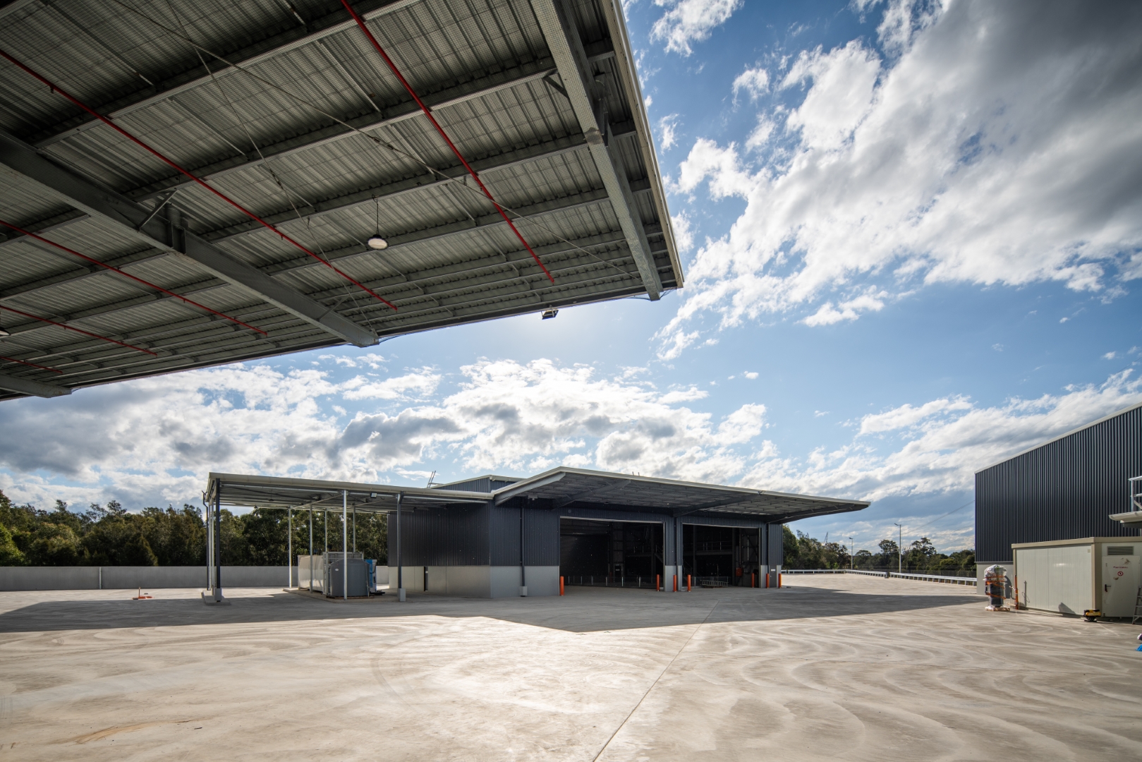 external view Direct Freight industrial facility